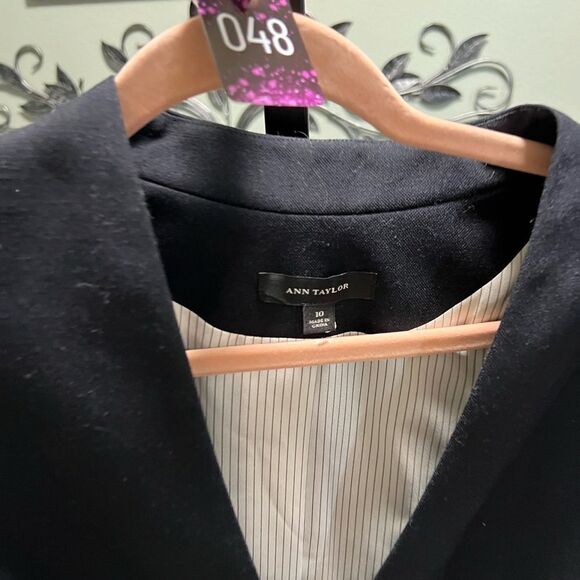 Ann Taylor Black Women's Blzer Size 10. #MC048 - Picture 2 of 5